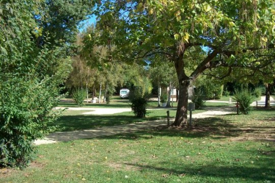 Campingdesgrandesplacesombrages64